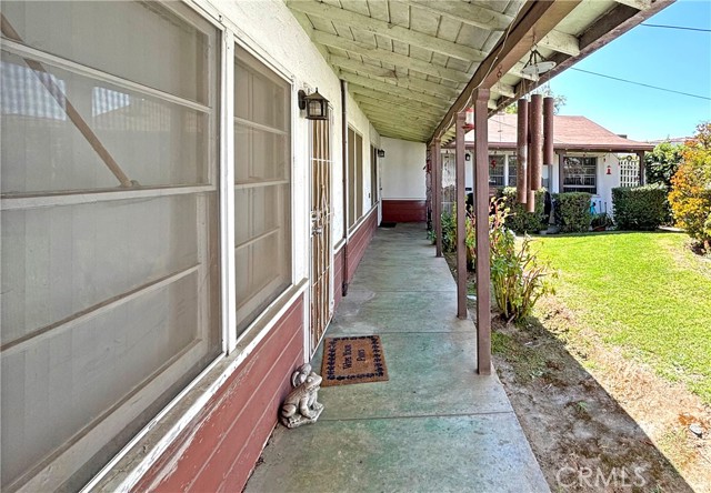 422 E Hermosa Street, Santa Maria CA: https://media.crmls.org/medias/87ac1a29-7067-41f7-be87-1ffc6fbbbb4c.jpg