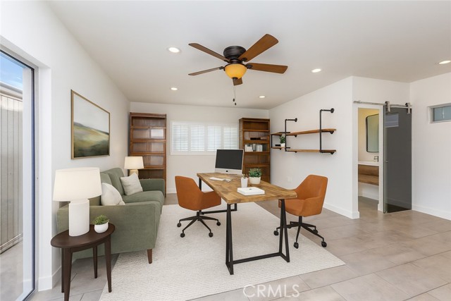 Detail Gallery Image 7 of 16 For 6251 Aura, Tarzana,  CA 91335 - 4 Beds | 3 Baths