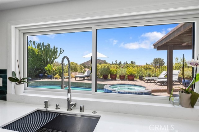 1579 Via Parque, Thousand Oaks CA: https://media.crmls.org/medias/87acc0c9-22b5-4d86-b117-dea052d50254.jpg