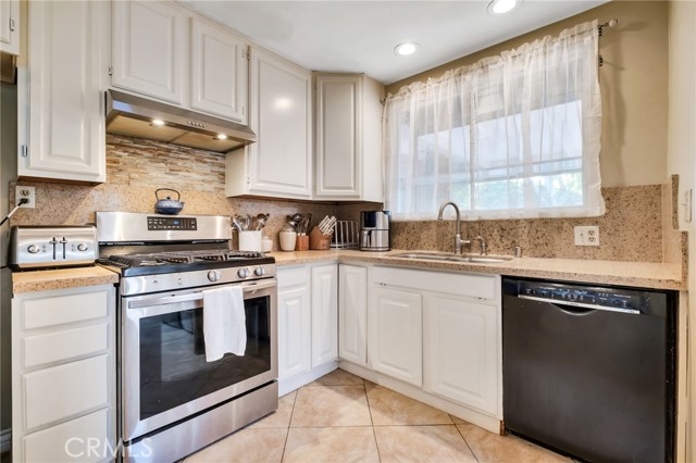 Detail Gallery Image 18 of 51 For 8819 Glider, Los Angeles,  CA 90045 - 3 Beds | 2 Baths