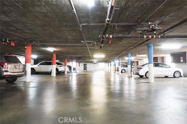 570 W Stocker Street, Glendale CA: https://media.crmls.org/medias/87ad4f08-b96b-4de8-a252-c41879c31e83.jpg