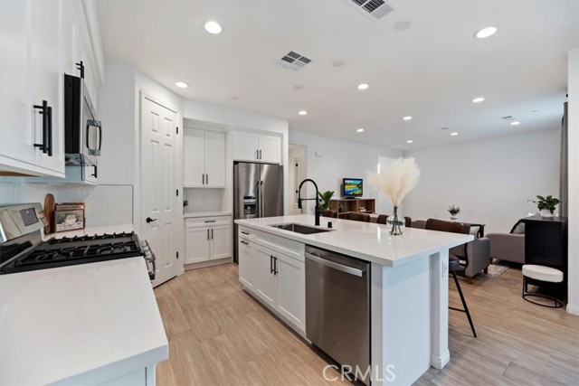 Detail Gallery Image 13 of 44 For 24134 Ardell Ct, Corona,  CA 92883 - 3 Beds | 2/1 Baths