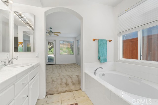 31090 Nassau Court, Temecula CA: https://media.crmls.org/medias/87ae6e74-3db4-4465-b0d9-84e15a57edc3.jpg