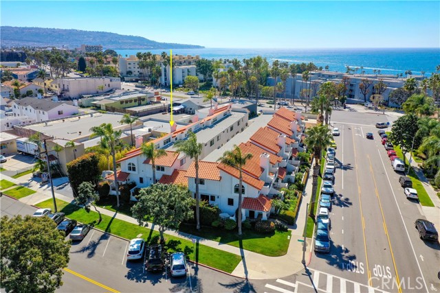 231 North Broadway, Redondo Beach, California 90277, 2 Bedrooms Bedrooms, ,2 BathroomsBathrooms,Residential,Sold,North Broadway,SB22044215