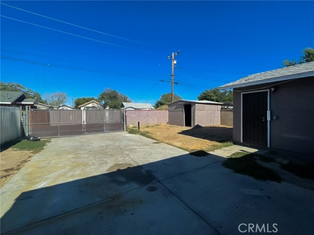44630 Date Avenue, Lancaster CA: https://media.crmls.org/medias/87af6c1a-f6d0-4c4f-9444-6b9b8b4bc9c1.jpg