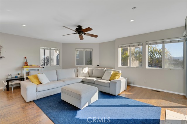 Detail Gallery Image 16 of 65 For 1419 Monterey, Hermosa Beach,  CA 90254 - 3 Beds | 2/1 Baths