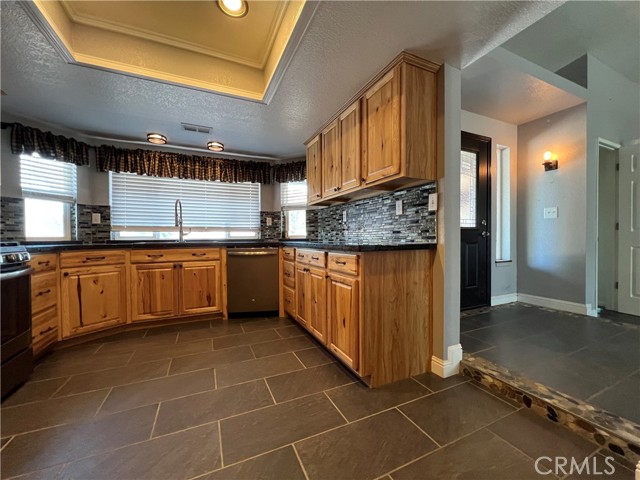 Detail Gallery Image 15 of 50 For 11575 Stuveling St, Oak Hills,  CA 92344 - 4 Beds | 2 Baths