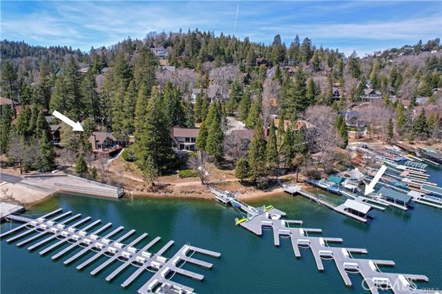 Detail Gallery Image 3 of 52 For 27513 W Shore Rd, Lake Arrowhead,  CA 92352 - 6 Beds | 4/1 Baths