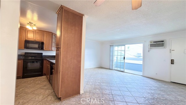 Detail Gallery Image 13 of 36 For 20930 Parthenia St #216,  Canoga Park,  CA 91304 - 1 Beds | 1 Baths