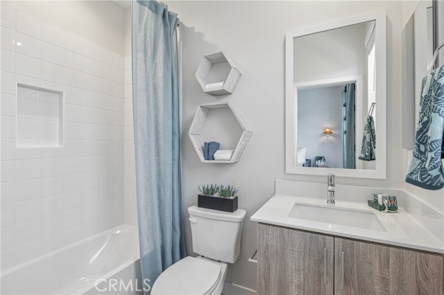 Detail Gallery Image 7 of 7 For 11716 Arkansas St #H,  Artesia,  CA 90701 - 3 Beds | 3 Baths