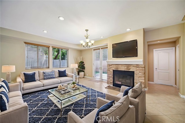 6958 Amigo Avenue, Reseda CA: https://media.crmls.org/medias/87b57b2f-d862-4731-b864-925b40582472.jpg