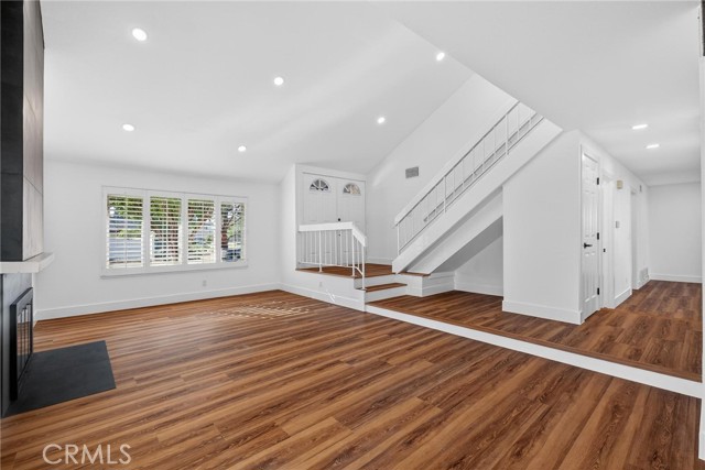 Detail Gallery Image 13 of 41 For 1527 Greenpoint Dr., Corona,  CA 92878 - 4 Beds | 2/1 Baths