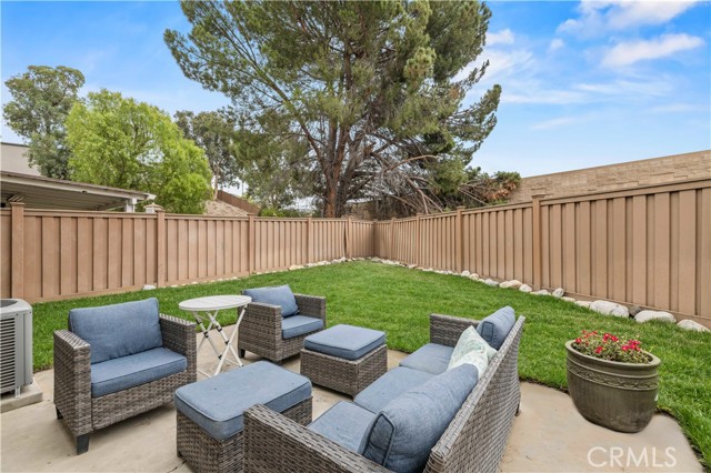 16606 Shinedale Drive, Canyon Country CA: https://media.crmls.org/medias/87b6a9b6-552d-480d-b4bb-5e14c9394dd1.jpg