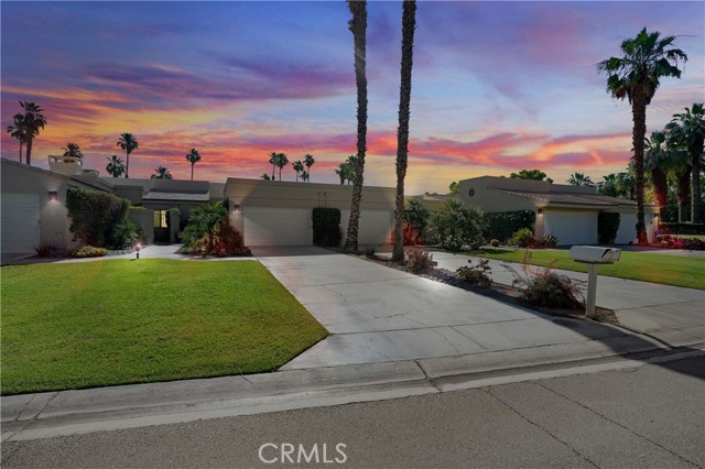 Detail Gallery Image 3 of 19 For 39856 Narcissus Way, Palm Desert,  CA 92211 - 1 Beds | 1/1 Baths
