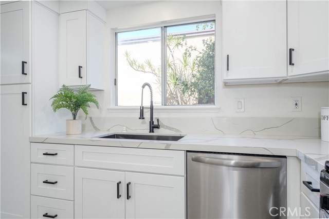 8891 Ovieda Plaza, Westminster CA: https://media.crmls.org/medias/87b7271b-5fef-4e21-8018-d644359efd1a.jpg