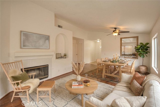 14319 Weeping Willow Lane, Fontana CA: https://media.crmls.org/medias/87b7d3b7-49a3-45c3-aeac-9da42b2ba6fb.jpg