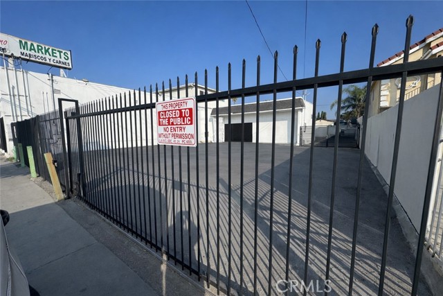 Detail Gallery Image 4 of 20 For 1236 N Wilmington, Wilmington,  CA 90744 - – Beds | – Baths