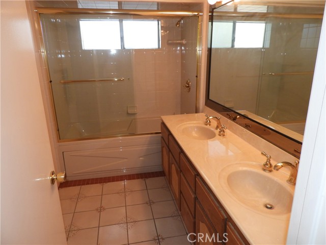 Detail Gallery Image 9 of 15 For 1554 Las Lunas St, Pasadena,  CA 91106 - 3 Beds | 2 Baths