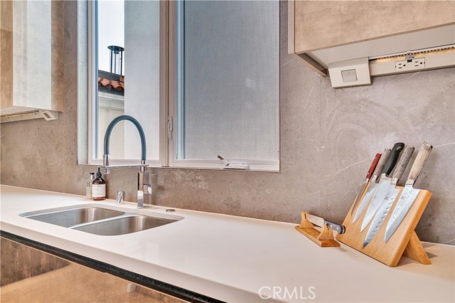 Detail Gallery Image 28 of 73 For 719 1st Pl, Hermosa Beach,  CA 90254 - 4 Beds | 4 Baths