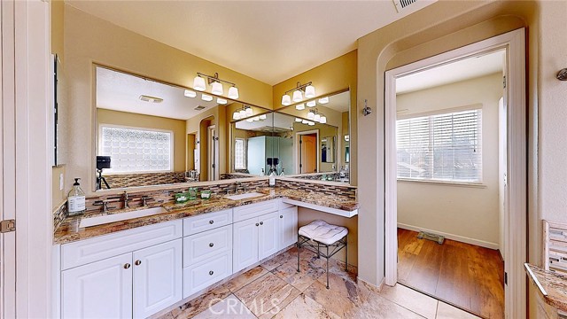 223 Vintage Drive, Turlock CA: https://media.crmls.org/medias/87b92ad6-9b8c-414a-a3b6-93eaa78cb199.jpg