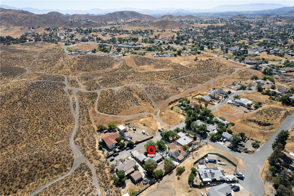 https://media.crmls.org/medias/87b9b5b7-0bc7-412e-86f6-1a8971c4c367.jpg?preset=X-Large