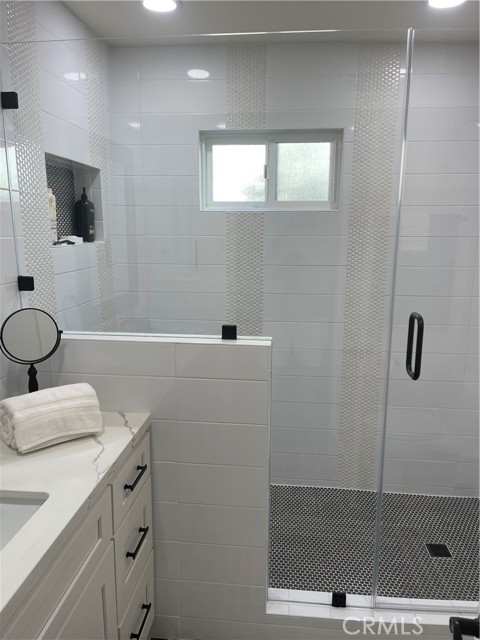 Detail Gallery Image 16 of 22 For 119 via Zurich, Newport Beach,  CA 92663 - 3 Beds | 2 Baths