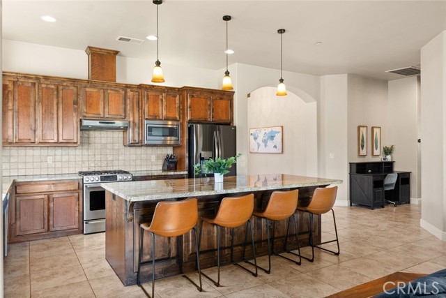 Detail Gallery Image 7 of 44 For 3368 Summit Ridge, Chico,  CA 95928 - 4 Beds | 3 Baths