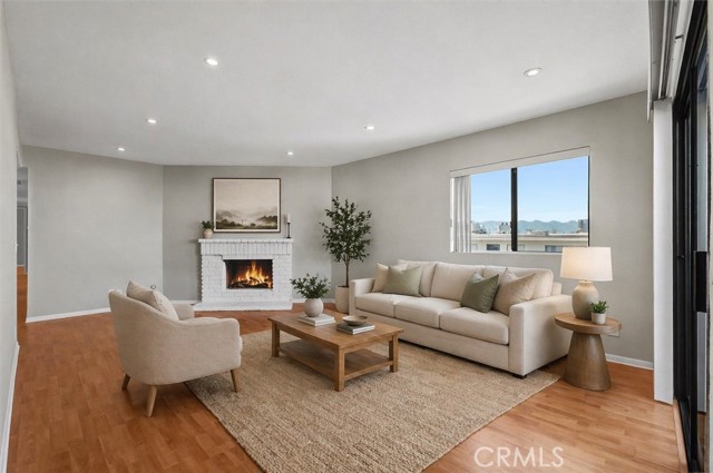 Detail Gallery Image 6 of 18 For 1304 Stanley #10,  Glendale,  CA 91206 - 3 Beds | 2 Baths