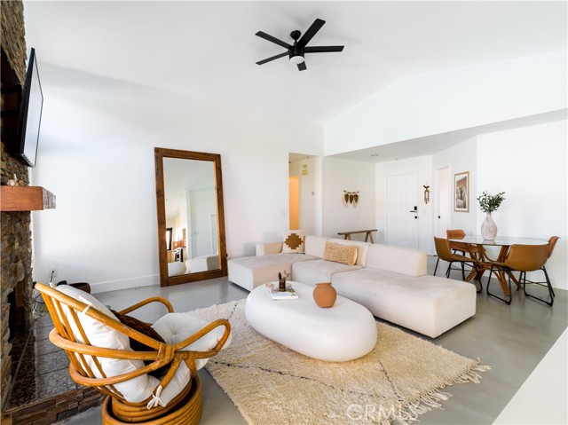 65800 Avenida Ladera, Desert Hot Springs CA: https://media.crmls.org/medias/87bb41ea-97e5-4907-b039-fe67c49896bd.jpg