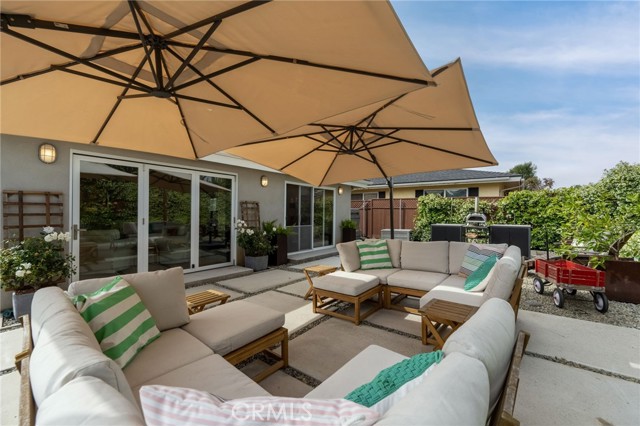 6017 Carnegie Street, San Diego CA: https://media.crmls.org/medias/87bd2728-15d2-41ab-9c10-fa6bf6c9f975.jpg
