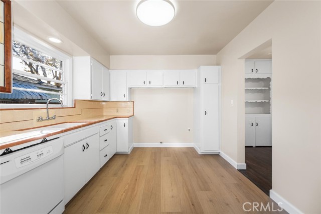 Detail Gallery Image 11 of 53 For 11371 Garden Grove Bld, Garden Grove,  CA 92843 - 2 Beds | 1 Baths