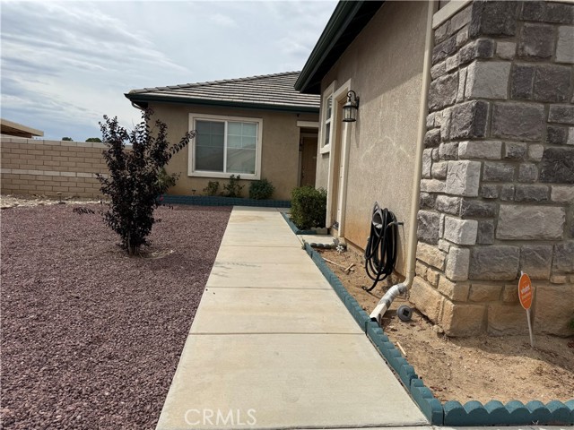 Detail Gallery Image 2 of 45 For 13767 Buttermilk Rd, Victorville,  CA 92392 - 4 Beds | 3 Baths