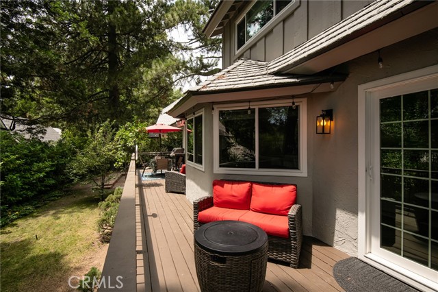27843 Peninsula N Drive, Lake Arrowhead CA: https://media.crmls.org/medias/87be2695-3ee7-4df0-bc27-d1036788b9d9.jpg