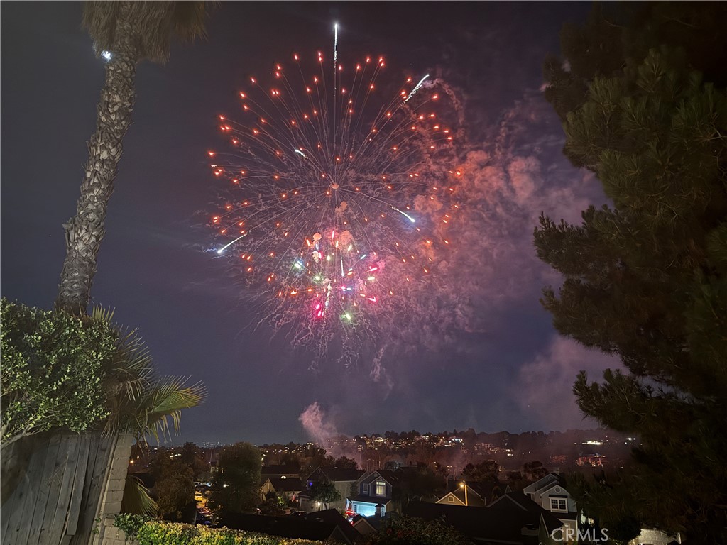 https://media.crmls.org/medias/87be2b1e-22e2-469d-b105-644961357cec.jpg?preset=X-Large
