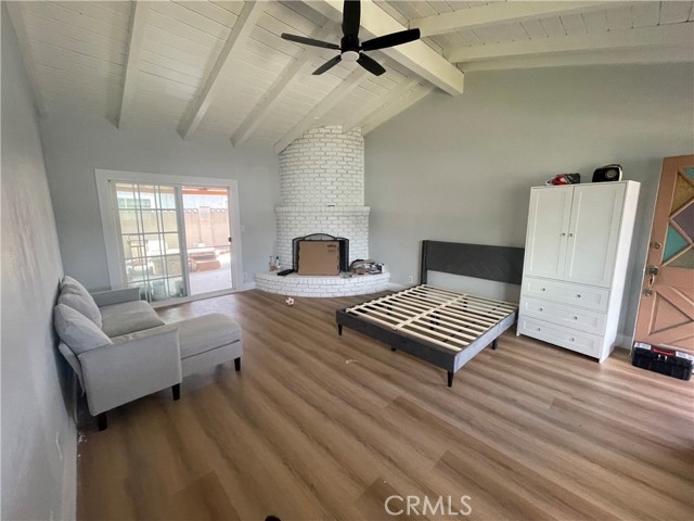 Front Image Thumbnail for CRDW25235504