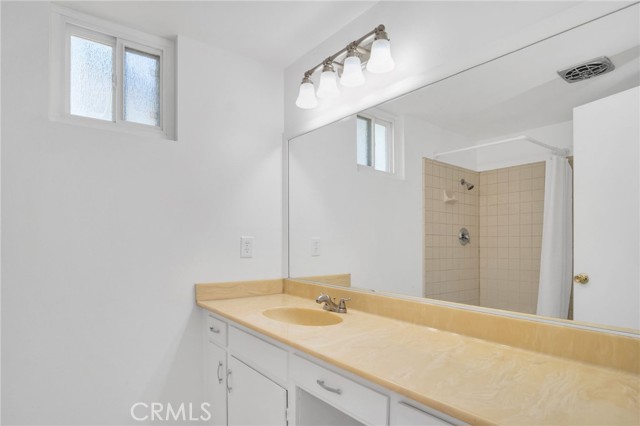 4739 Helmgate Drive, El Monte CA: https://media.crmls.org/medias/87bf5bee-b3e1-4de8-8d06-a454aaf74123.jpg