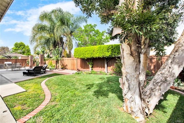 Detail Gallery Image 27 of 41 For 14791 Briarcliff Pl, Tustin,  CA 92780 - 4 Beds | 2/1 Baths