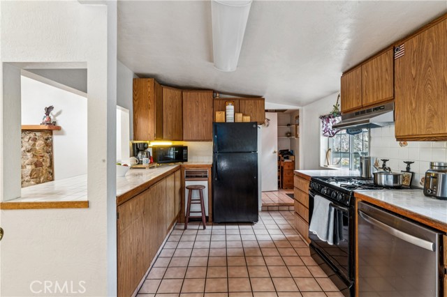 Detail Gallery Image 9 of 40 For 1051 Playground Dr, Crestline,  CA 92325 - 2 Beds | 1/1 Baths