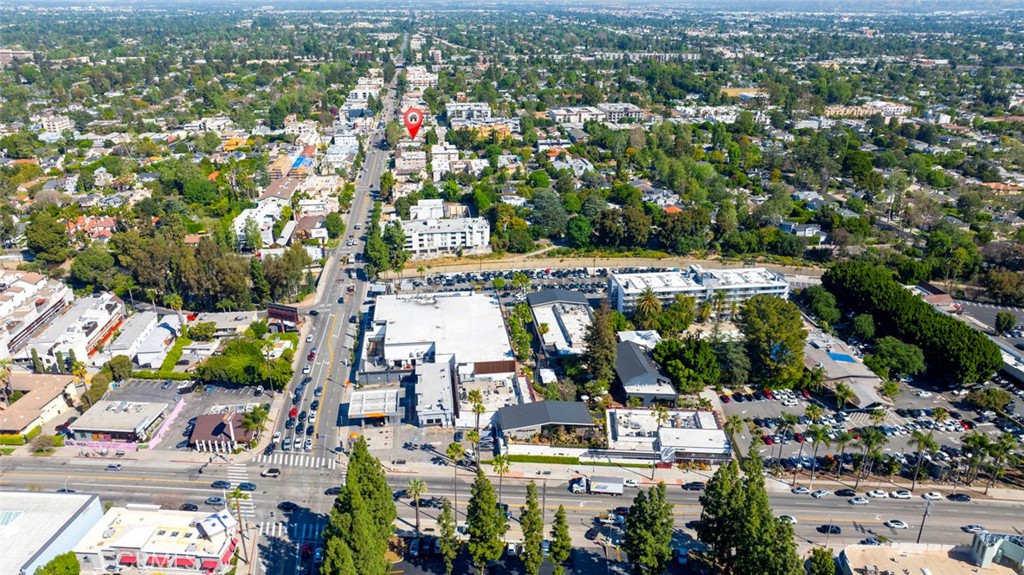 https://media.crmls.org/medias/87c02da4-a6e0-4c8d-abcd-c09d9e063055.jpg?preset=X-Large