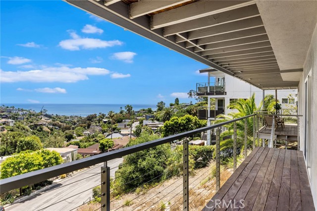 1385 Terrace Way, Laguna Beach CA: https://media.crmls.org/medias/87c05275-af0d-4a93-94f1-9ac2ba4fc259.jpg