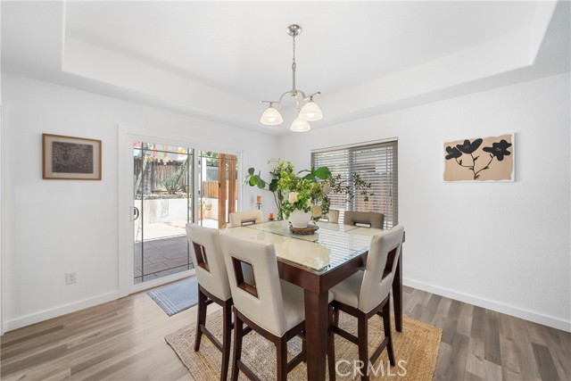 2981 Pembroke Circle, Corona CA: https://media.crmls.org/medias/87c1082f-c3ec-4f4e-b09e-c1debbc40e47.jpg