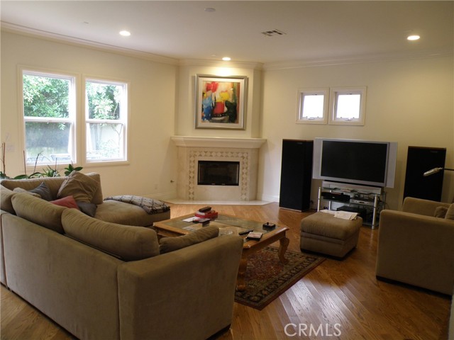 Detail Gallery Image 2 of 23 For 1201 2nd St, Manhattan Beach,  CA 90266 - 5 Beds | 4/1 Baths