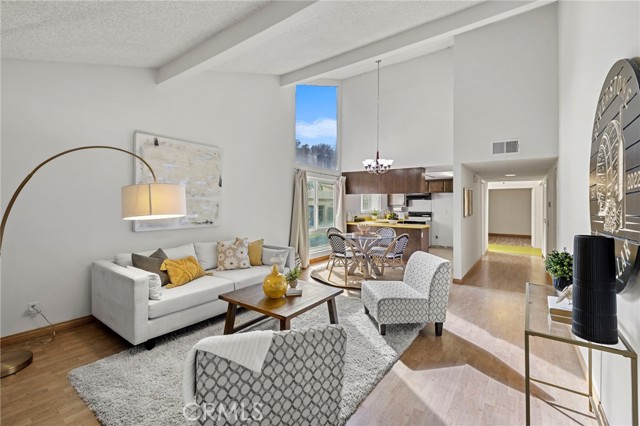 Detail Gallery Image 2 of 32 For 24842 Leto Cir, Mission Viejo,  CA 92691 - 3 Beds | 2 Baths