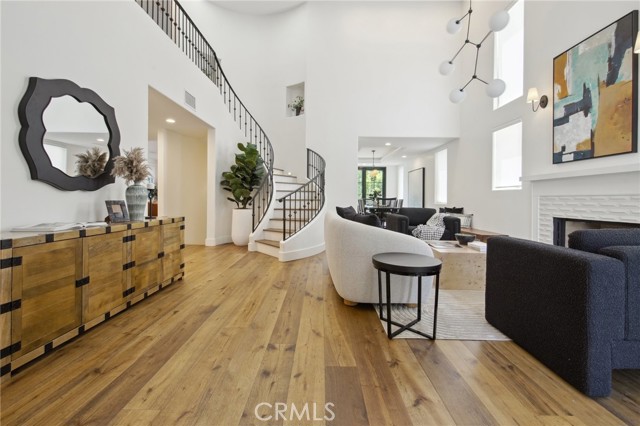 Detail Gallery Image 4 of 35 For 4322 Alcove Ave, Studio City,  CA 91604 - 5 Beds | 5 Baths