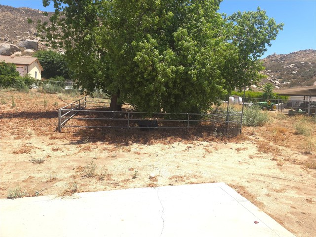 35075 Firecat Road, Hemet CA: https://media.crmls.org/medias/87c2954d-cedf-4a49-8e32-5a15b43bf795.jpg