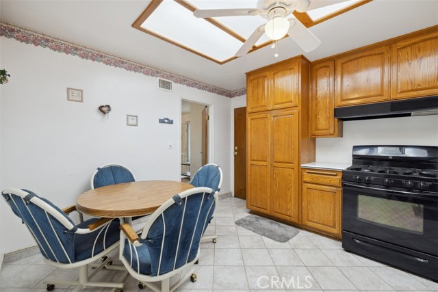 Detail Gallery Image 5 of 26 For 2983 Rosette St, Simi Valley,  CA 93065 - 4 Beds | 2 Baths