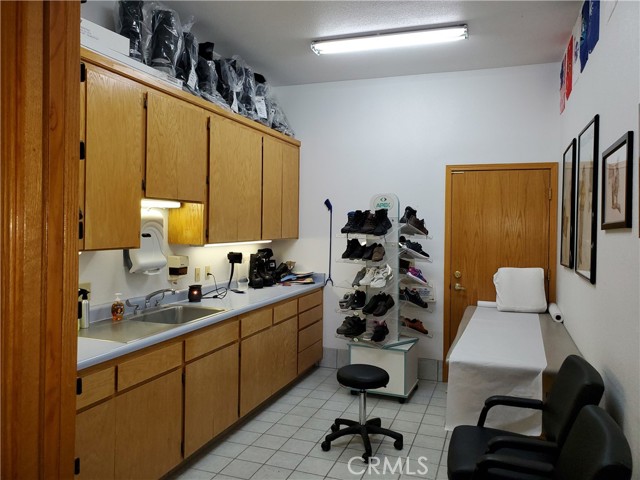 165 Rio Lindo Avenue, Chico, California 95926, ,Commercial Lease,For Rent,165 Rio Lindo Avenue,CRSN25046941