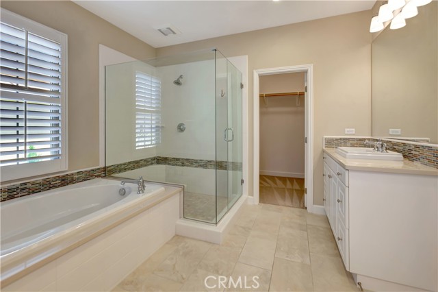 63 Sycamore Bend, Irvine CA: https://media.crmls.org/medias/87c433ec-ec99-4e89-86a1-938fb1b7b4b0.jpg
