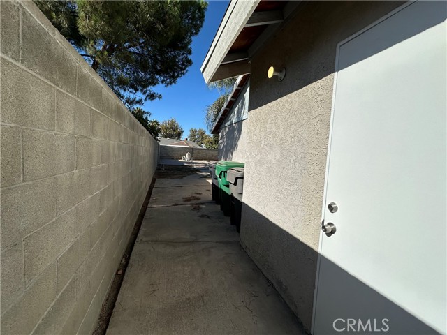 25141 Silent Creek Road, Moreno Valley CA: https://media.crmls.org/medias/87c447a4-f977-4054-aa96-f7eb266fecd3.jpg