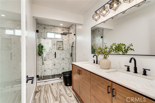 1480 Bluebird Canyon Drive, Laguna Beach CA: https://media.crmls.org/medias/87c4ad94-f6f7-4cf7-a234-9e315a9bdc0e.jpg
